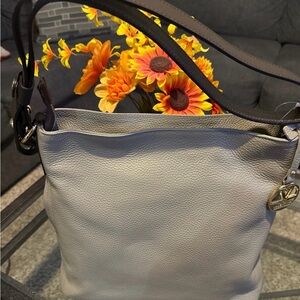 Valentina made in Italy 
Elegant Gray Pebble Leather Shoulder Bag